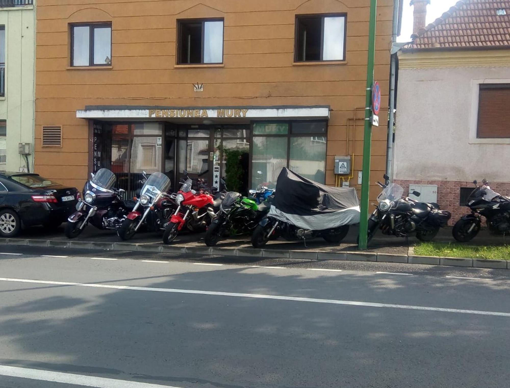 Pensiunea Mury Braşov Buitenkant foto